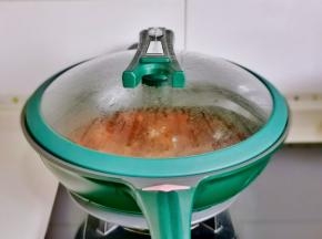 盖上盖子烧开转小火炖25分钟左右。