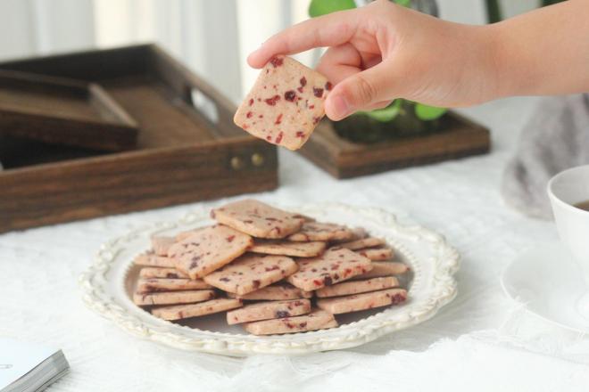 粉嫩嫩草莓粉蔓越莓曲奇