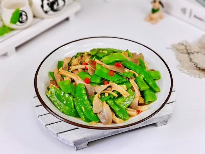 荷兰豆炒蘑菇