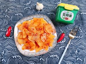 香辣酱爆土豆片完成