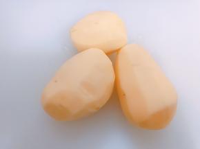 土豆去皮洗净