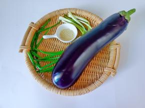 准备这样的大茄子。