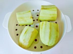 放蒸锅蒸熟即可【不能蒸太烂】