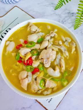 牛蛙鲜香嫩滑，汤汁拌饭是一绝！