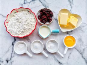 准备好所有食材。