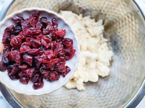 加入蔓越莓碎，