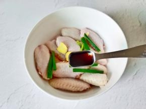 加上生抽两勺。