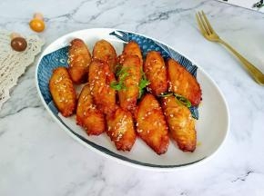 香喷喷的鸡翅出炉了，香辣过瘾，停不下来的节奏！