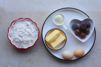 准备好所有食材。