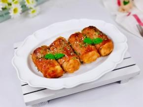 这样照烧培根土豆卷就做好啦！