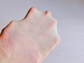 揉至不易破的手套膜即可，取出揉圆进行发酵。