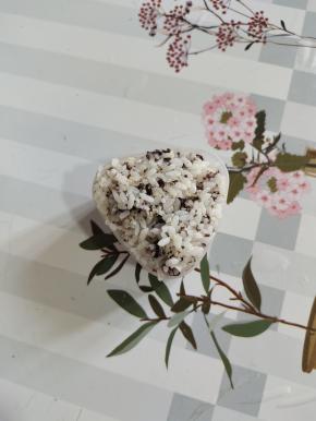 再放入适量的拌好的米饭！