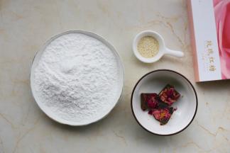 准备好所有食材。