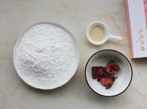 准备好所有食材。