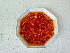 加入小半碗清水。