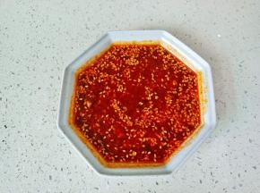 加入小半碗清水。