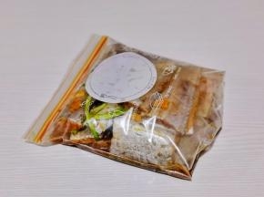 装入食品袋中腌制一夜。