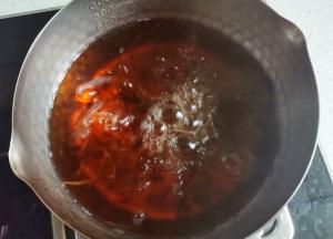 小火煮沸。