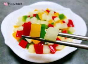 白萝卜入口清脆混搭彩椒独有的清香让人回味无穷