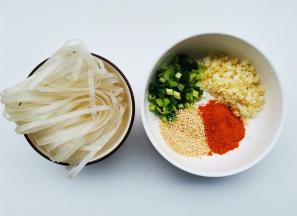 准备好所有食材。