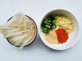 准备好所有食材。