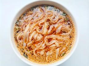 加入半碗煮河粉的水，