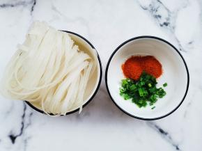 准备好所有食材。