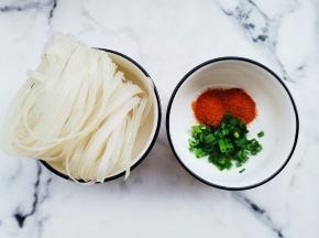 准备好所有食材。