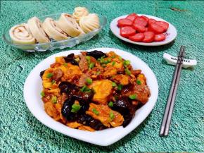 搭配蒸肉卷和香肠一起吃超级完美