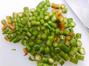 线椒切成大颗粒