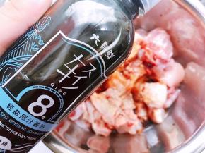 加入原汁酱油，老抽，红薯淀粉