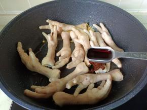 加味达美初榨原酿生抽两勺，盐半勺。