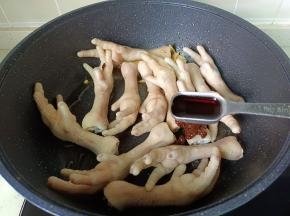 加味达美初榨原酿生抽两勺，盐半勺。