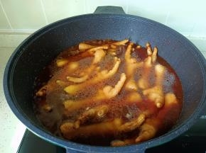 加适量的清水。