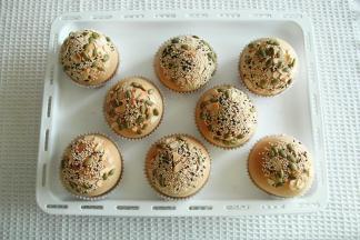 烤完取出，震一下振出热气，冷凉。