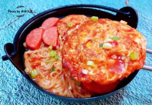 这碗面看着就超就有食欲噢