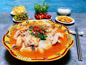 做一道番茄炒鱼片犒劳自己和家人是件非常幸福的事情噢