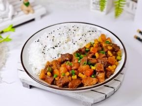 午餐一人一份。