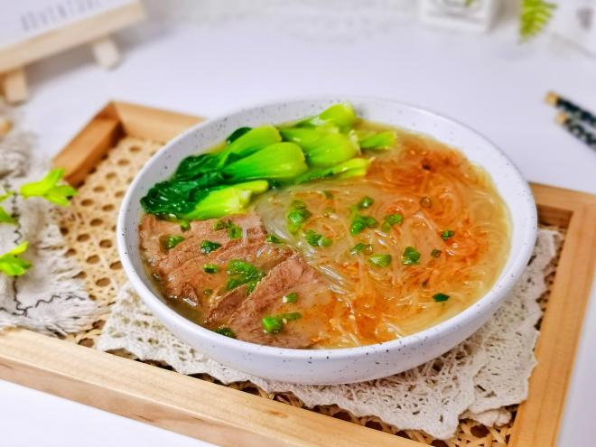 牛肉菜心粉丝汤