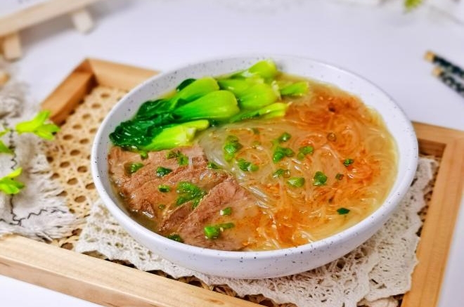 牛肉菜心粉丝汤
