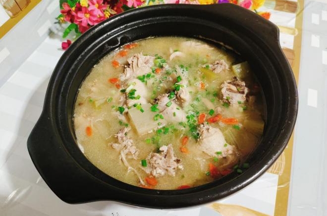 酸萝卜老鸭汤
