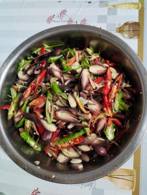 腌制半个小时，再次翻拌均匀！让它充分入味儿！