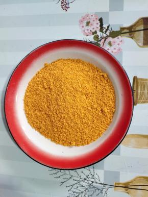 准备适量的面包糠备用！