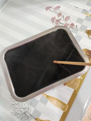 用筷子充分搅拌均匀至白糖融化！