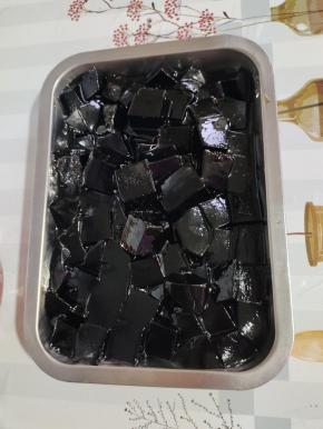 看看这烧仙草特别的Q弹爽滑！