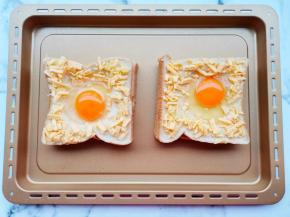 一起放入不粘烤盘中。