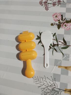 摇摇乐用洗洁精清洗干净，擦干水分备用！