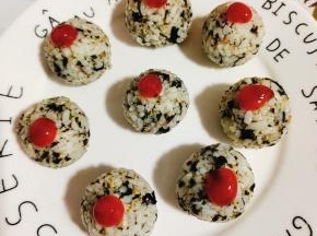 挤上酸酸甜甜的番茄酱开吃吧？