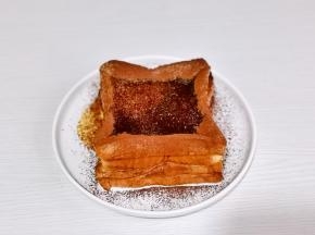 筛上可可粉，椰蓉。