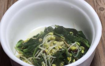 捞出装入汤碗中